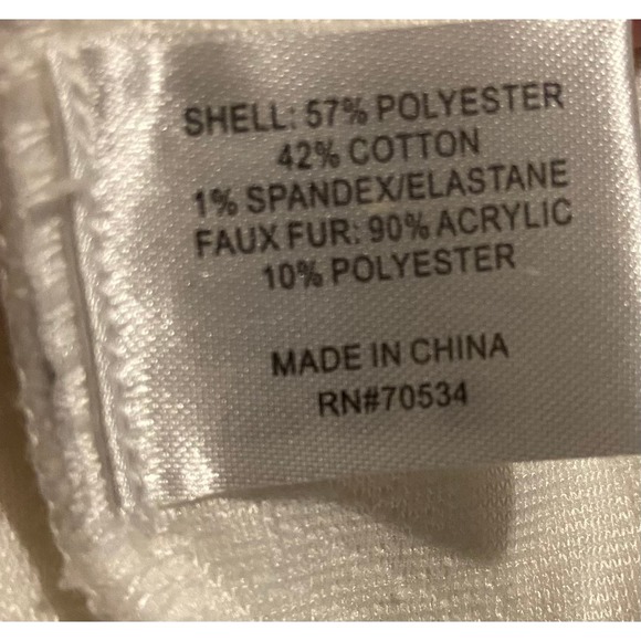 Orvis Best-Selling Cable Knit Hooded Vest Sweater- Preowned Size Medium WC47 - Picture 4 of 5